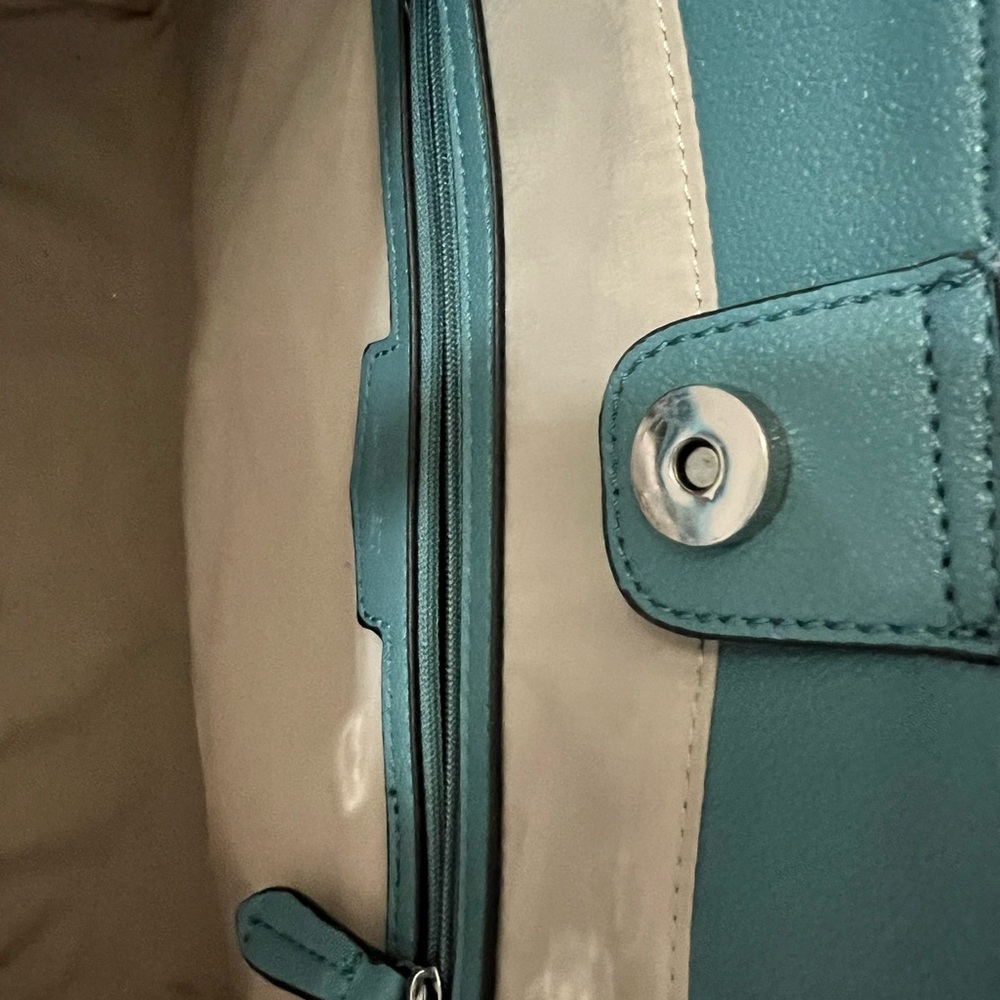 Nine West Blue Tote Bag Spacious and Minimalist with matching clutch - Picture 4 of 11